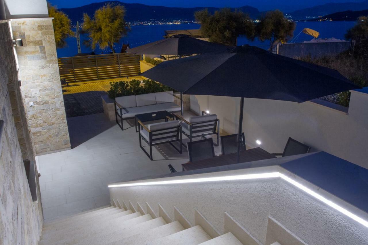 Luxury Poolside Villa Slatine Eksteriør billede