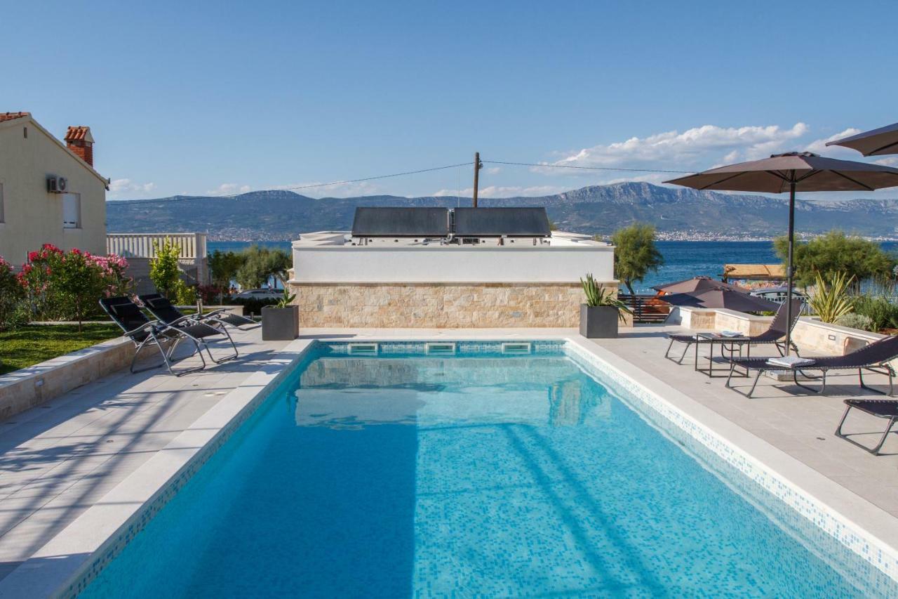 Luxury Poolside Villa Slatine Eksteriør billede